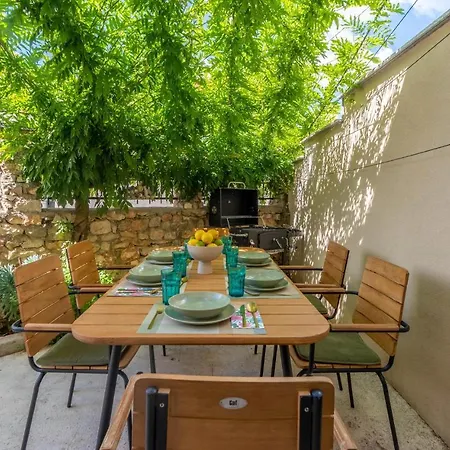 3 Bedroom In * Šmrika