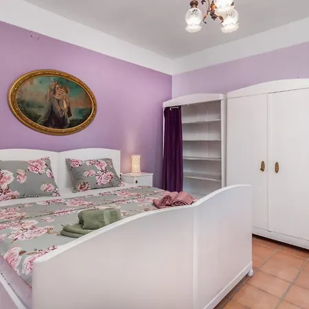 Dom wakacyjny 3 Bedroom In *