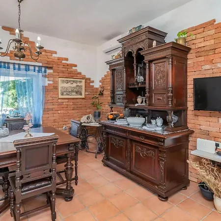 3 Bedroom In Šmrika