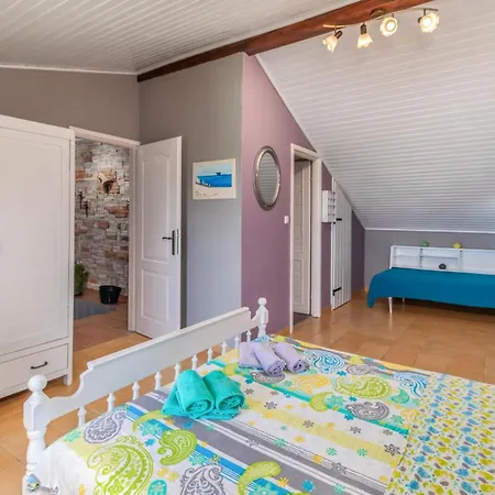 3 Bedroom In Dom wakacyjny Šmrika