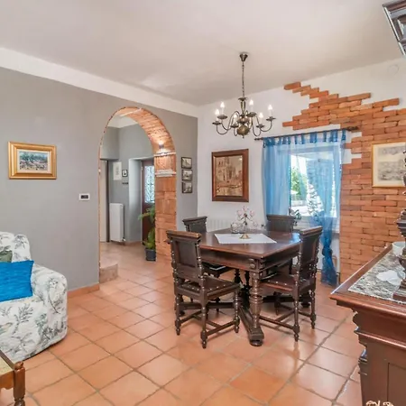 3 Bedroom Nice Home In Smrika