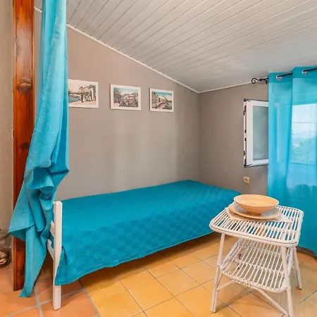 Holiday home 3 Bedroom Nice Home In Smrika
